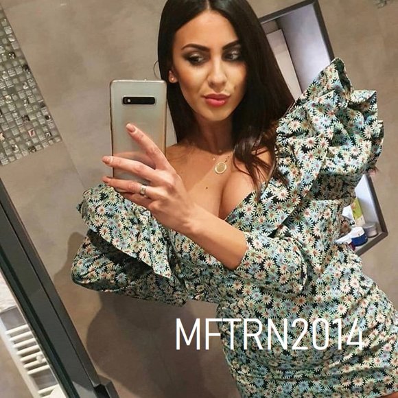 SOLD! BLOGGER FAVE! ZARA Floral Print Dress w/ Ruffles* - Picture 15 of 16